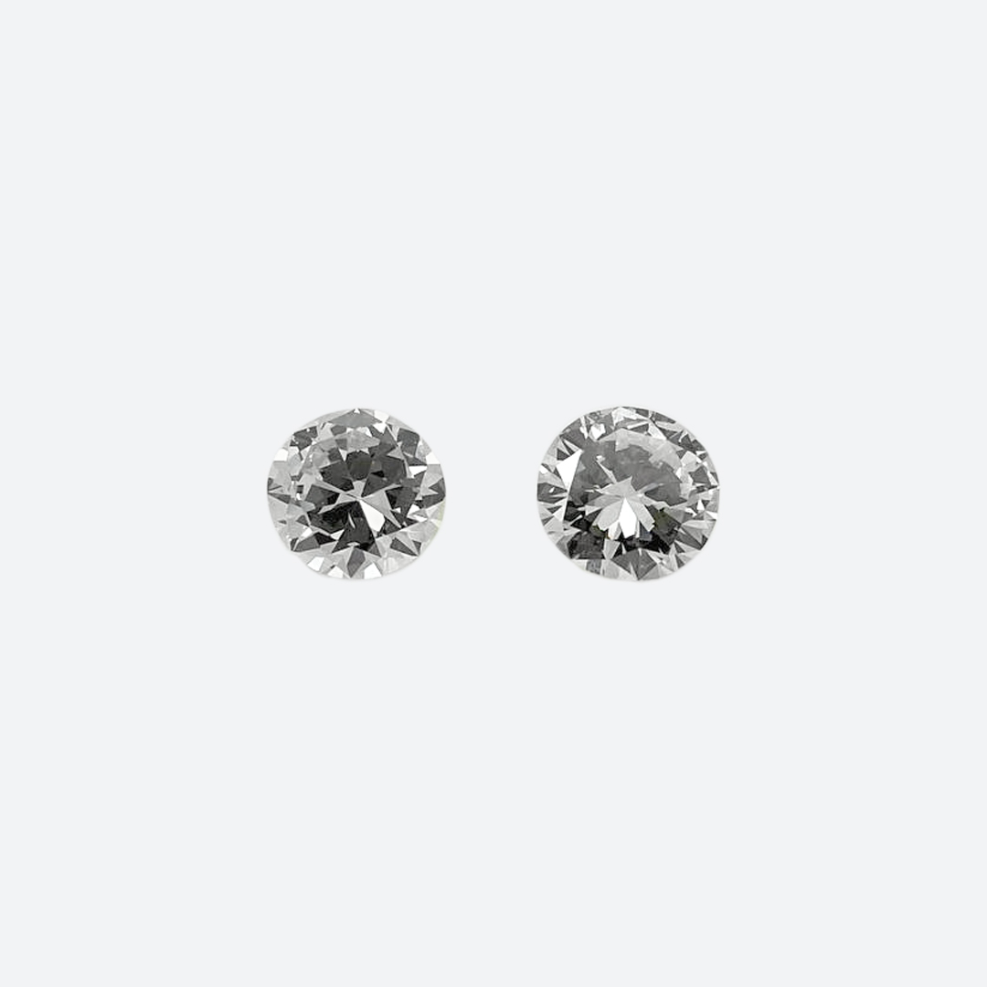 2 round cut diamonds