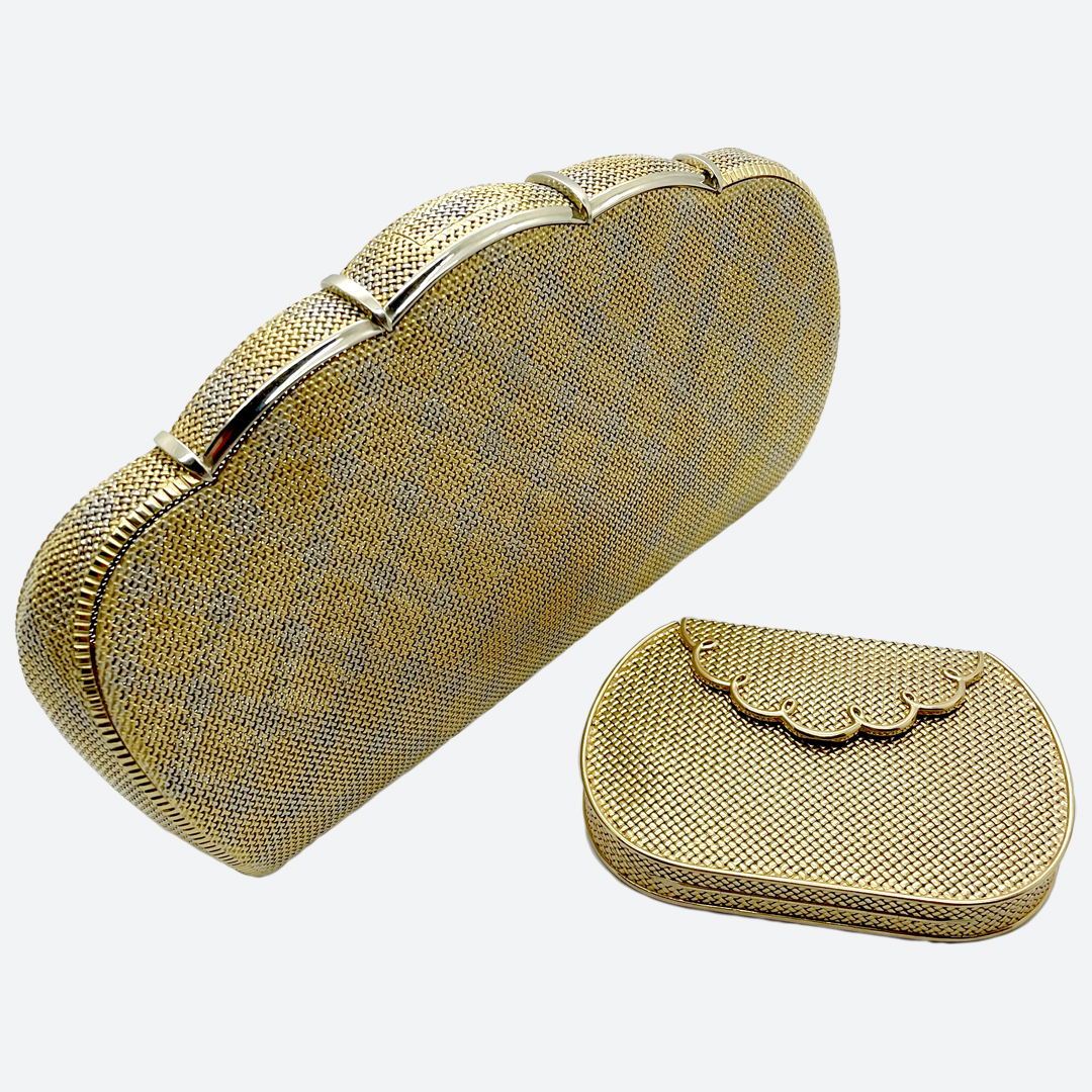 Jolie trousse et mignon porte-poudre signed Bulgari