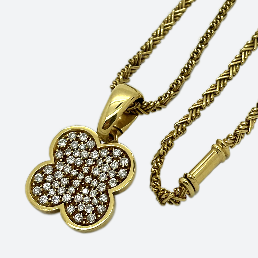 Four-leaf clover collier signed Bulgari